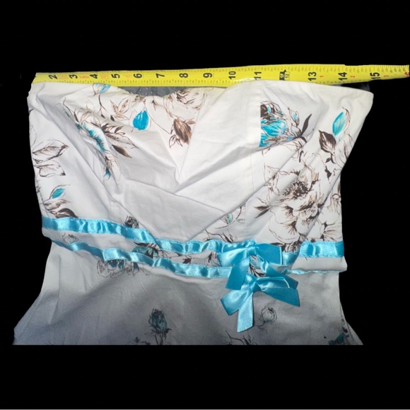 Womens/Juniors size 9 XOXO strapless dress, so pretty, timelessly beautiful - Picture 3 of 5